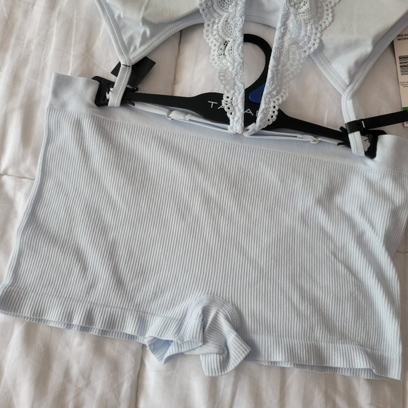 TAHARI BRAND NEW SEAMLESS BRA SET REMOVABLE PADS SIZE L - Picture 4 of 6
